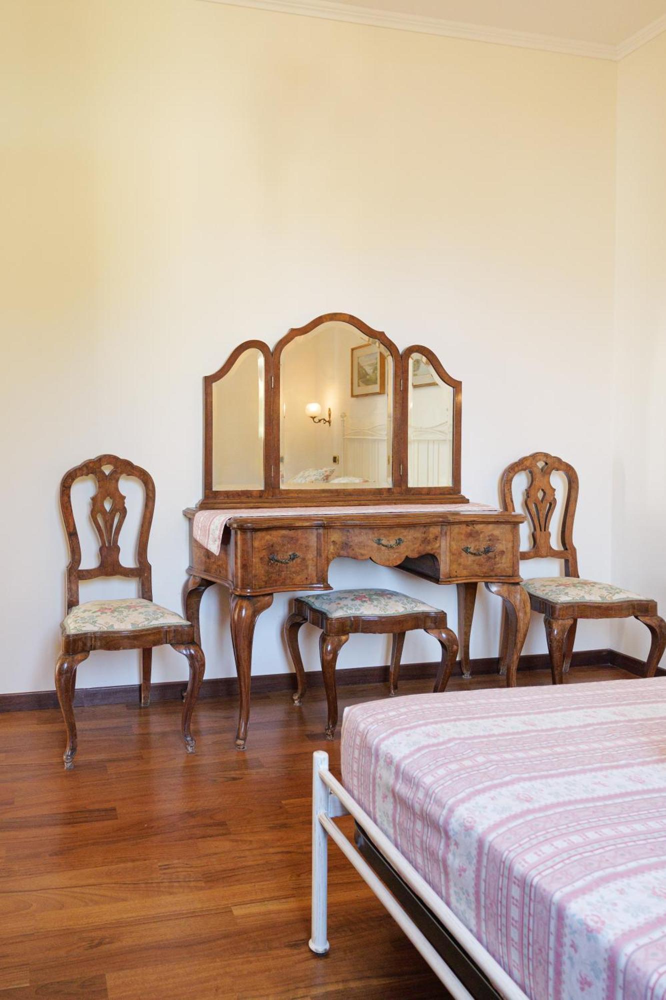 Casa Navla' Appartamenti "Ulivi"- "Fiori" -"Velieri"-"Luna"-"Nido"-"Taverna" Tignale Luaran gambar