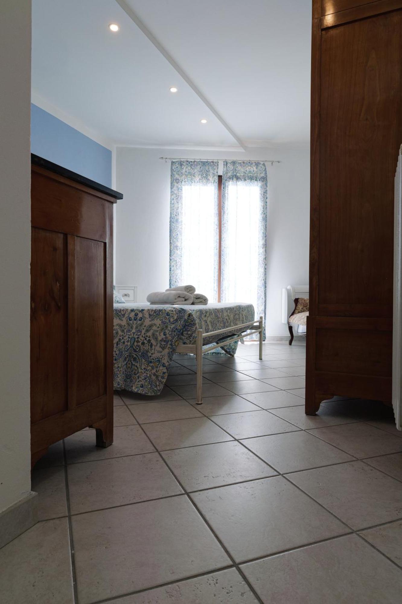 Casa Navla' Appartamenti "Ulivi"- "Fiori" -"Velieri"-"Luna"-"Nido"-"Taverna" Tignale Luaran gambar