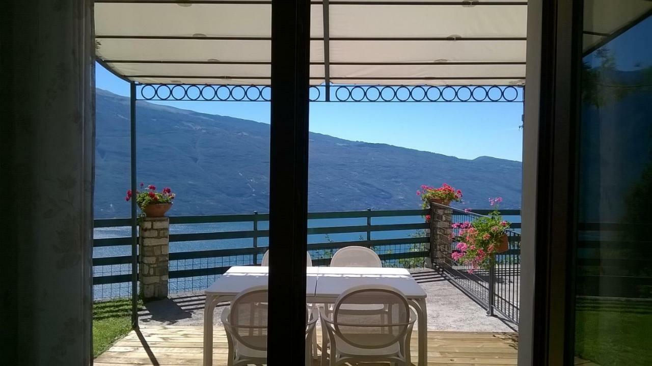 Casa Navla' Appartamenti "Ulivi"- "Fiori" -"Velieri"-"Luna"-"Nido"-"Taverna" Tignale Luaran gambar